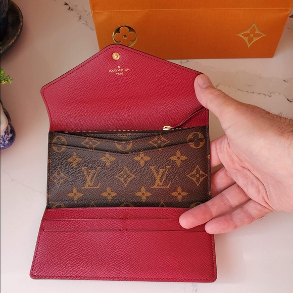 ❌❌ SOLD ❌❌ ORIGINAL. Louis Vuitton. Wallet. Fuschia. - Picture 10 of 11